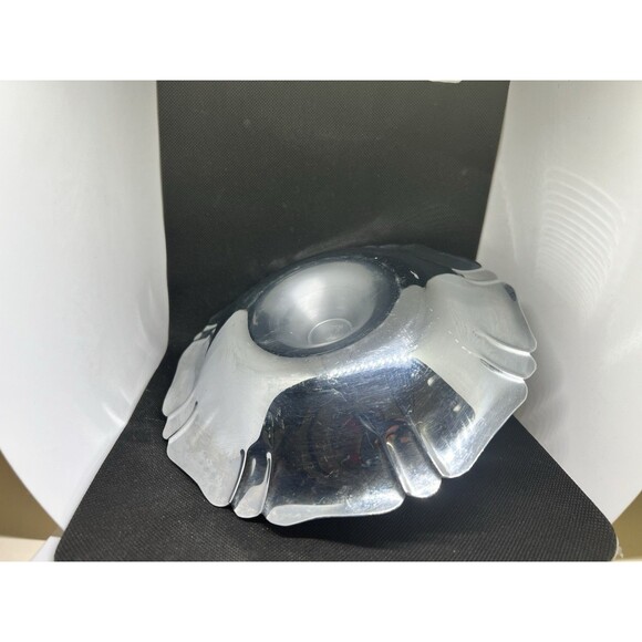 ManningBowman & Co. Art Deco-era Pewter- Chrome Plated Dish Bon Bon 1930’s - Picture 8 of 9